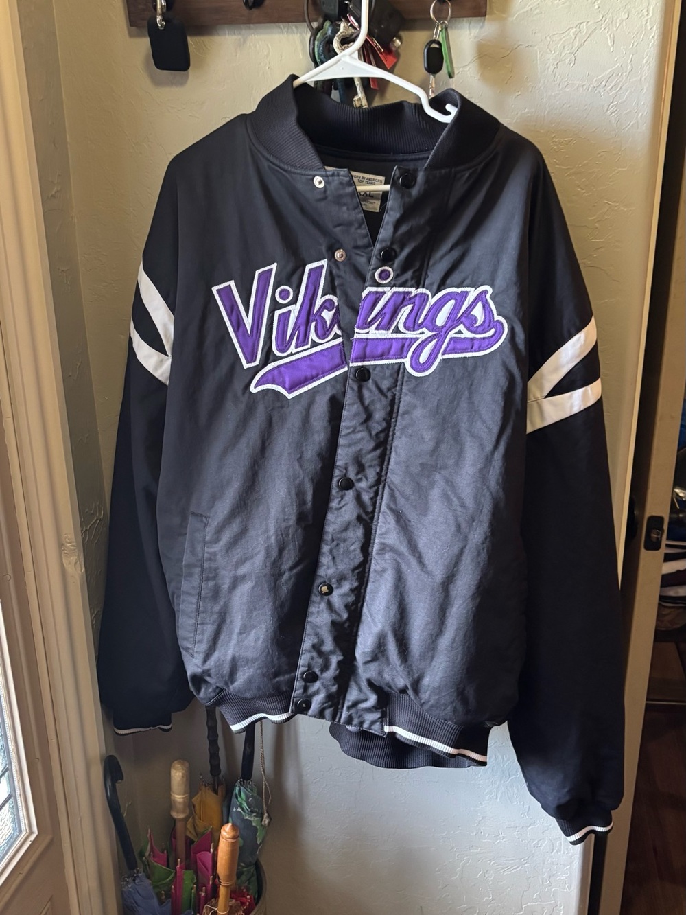 Vintage Y2K Minnesota Vikings Russell Athletic NFL Snap Front Jacket XXL Quilted
